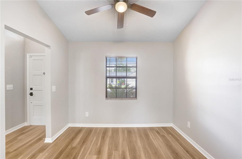 For Sale: $399,999 (3 beds, 2 baths, 1518 Square Feet)