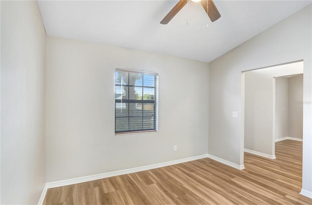 For Sale: $399,999 (3 beds, 2 baths, 1518 Square Feet)