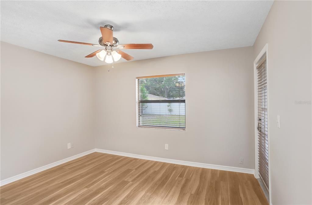 For Sale: $399,999 (3 beds, 2 baths, 1518 Square Feet)