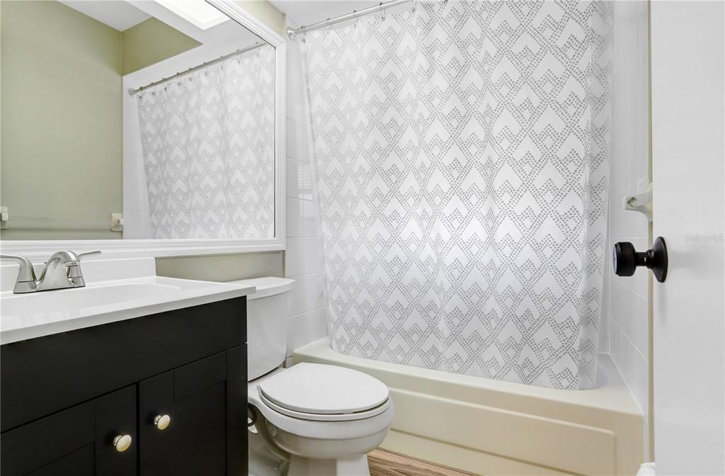 For Sale: $399,999 (3 beds, 2 baths, 1518 Square Feet)