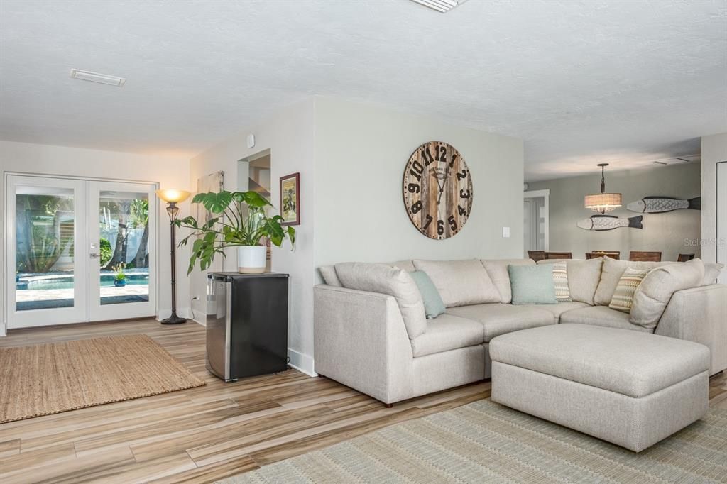 待售: $1,150,000 (2 贝兹, 2 浴室, 1786 平方英尺)