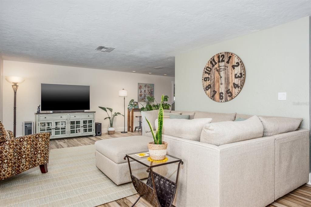 待售: $1,150,000 (2 贝兹, 2 浴室, 1786 平方英尺)