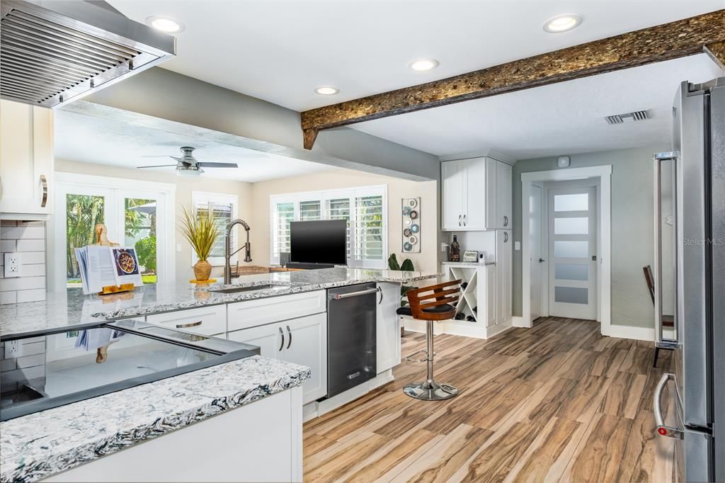 待售: $1,150,000 (2 贝兹, 2 浴室, 1786 平方英尺)