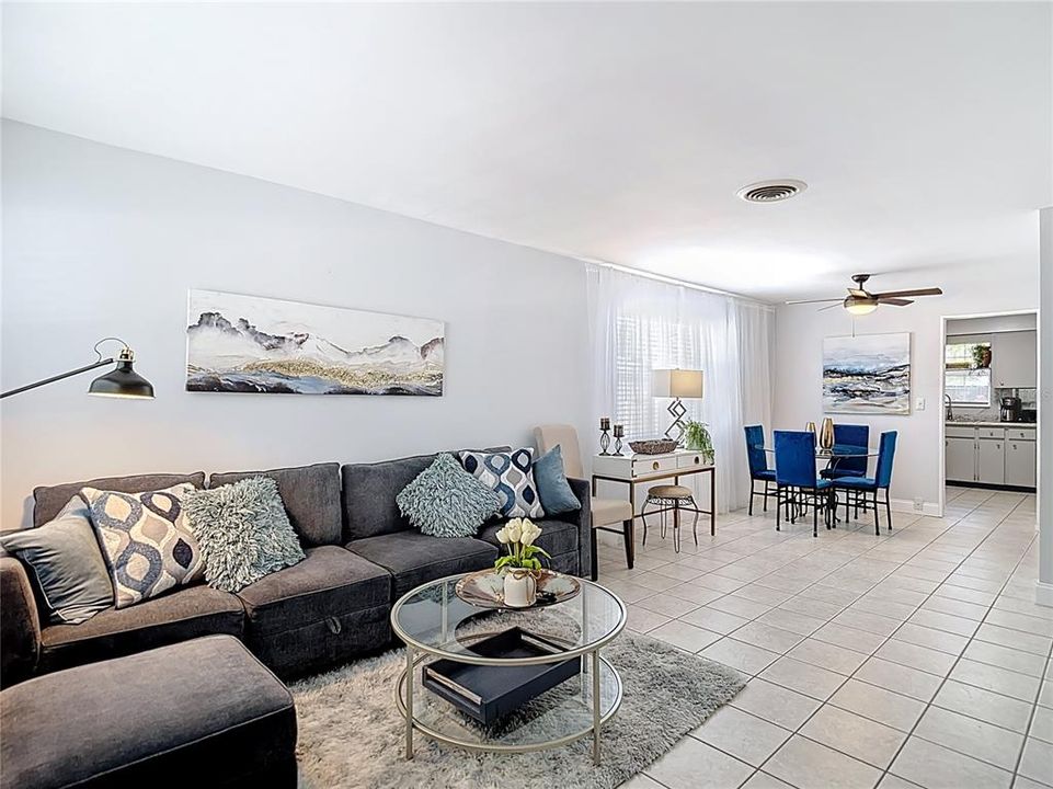 出租: $2,800 (2 贝兹, 1 浴室, 850 平方英尺)