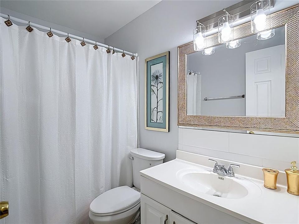 出租: $2,800 (2 贝兹, 1 浴室, 850 平方英尺)