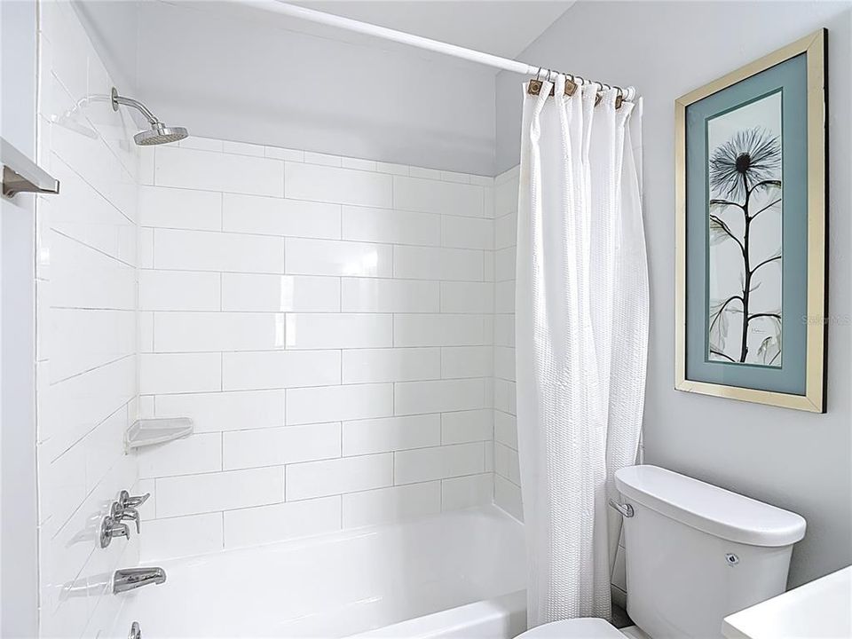 出租: $2,800 (2 贝兹, 1 浴室, 850 平方英尺)