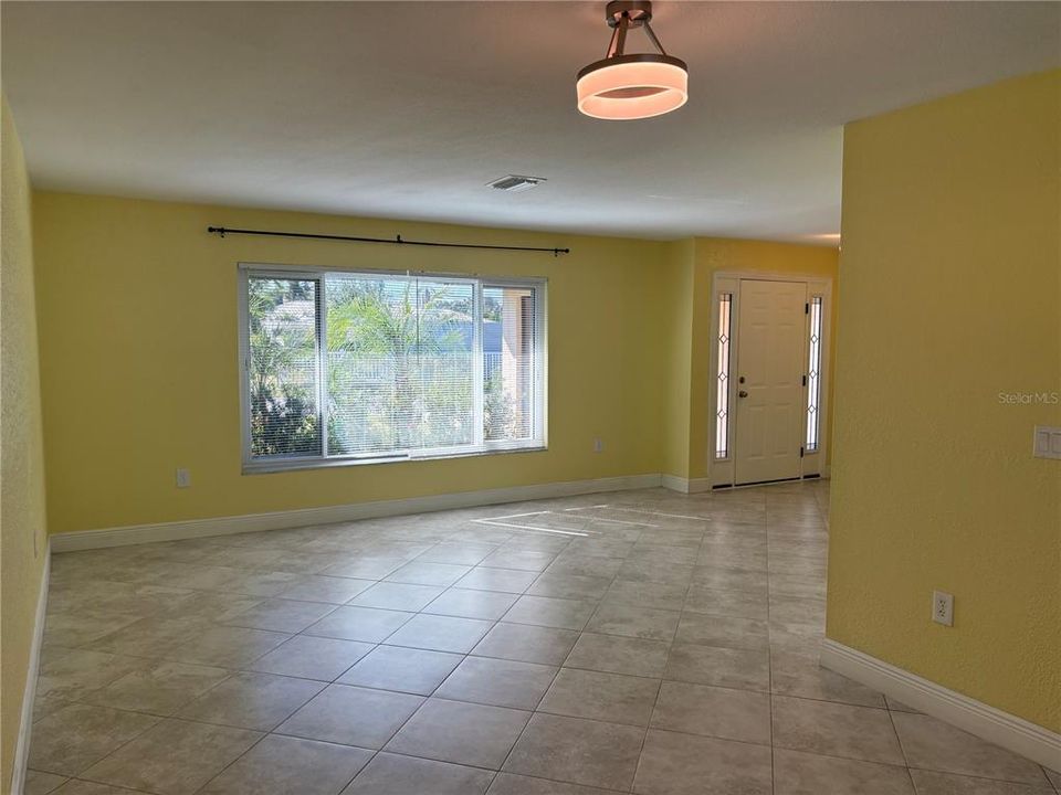 For Sale: $499,000 (3 beds, 2 baths, 1782 Square Feet)