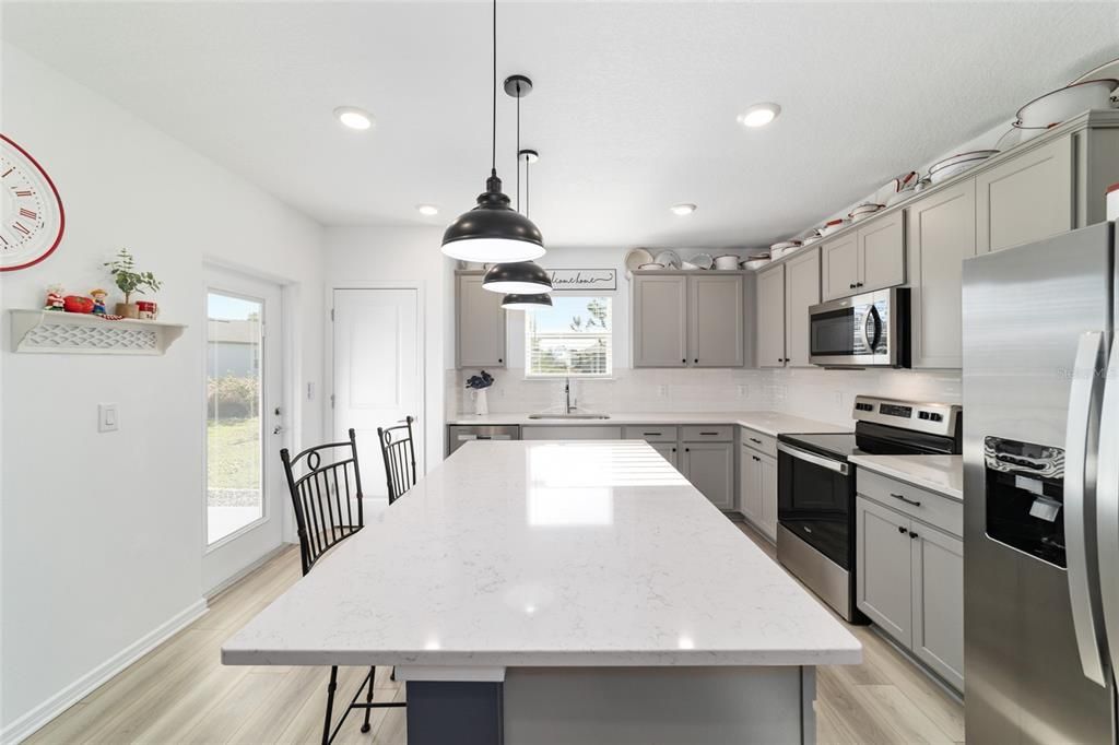 待售: $339,900 (2 贝兹, 2 浴室, 1433 平方英尺)