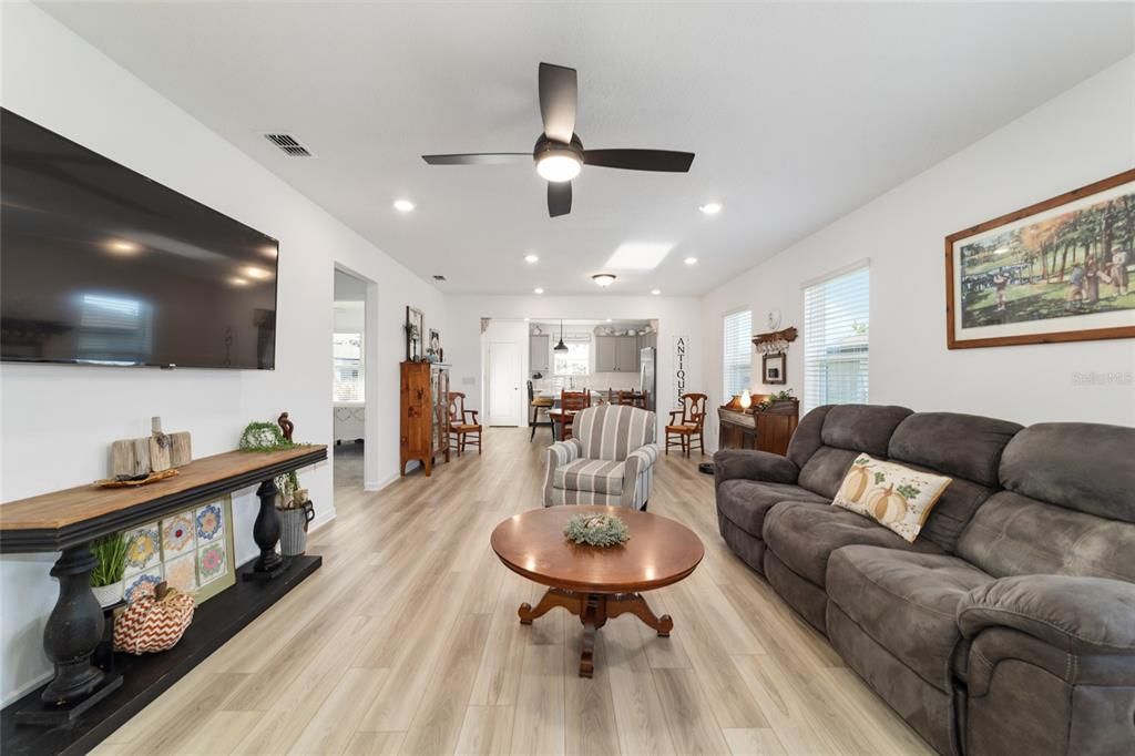 待售: $339,900 (2 贝兹, 2 浴室, 1433 平方英尺)