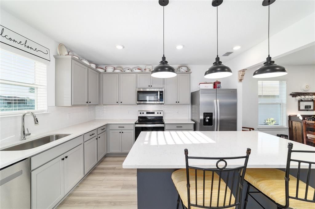 待售: $339,900 (2 贝兹, 2 浴室, 1433 平方英尺)