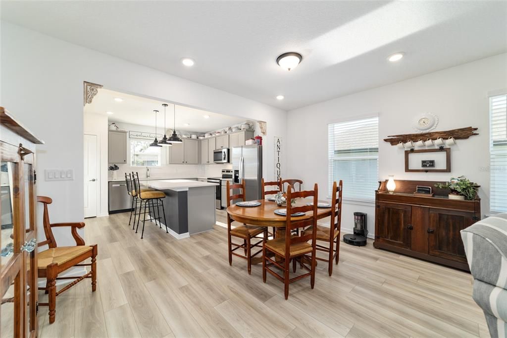 待售: $339,900 (2 贝兹, 2 浴室, 1433 平方英尺)