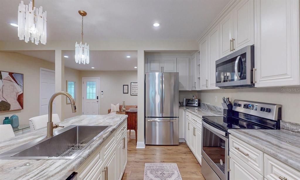 For Sale: $690,000 (3 beds, 2 baths, 2117 Square Feet)