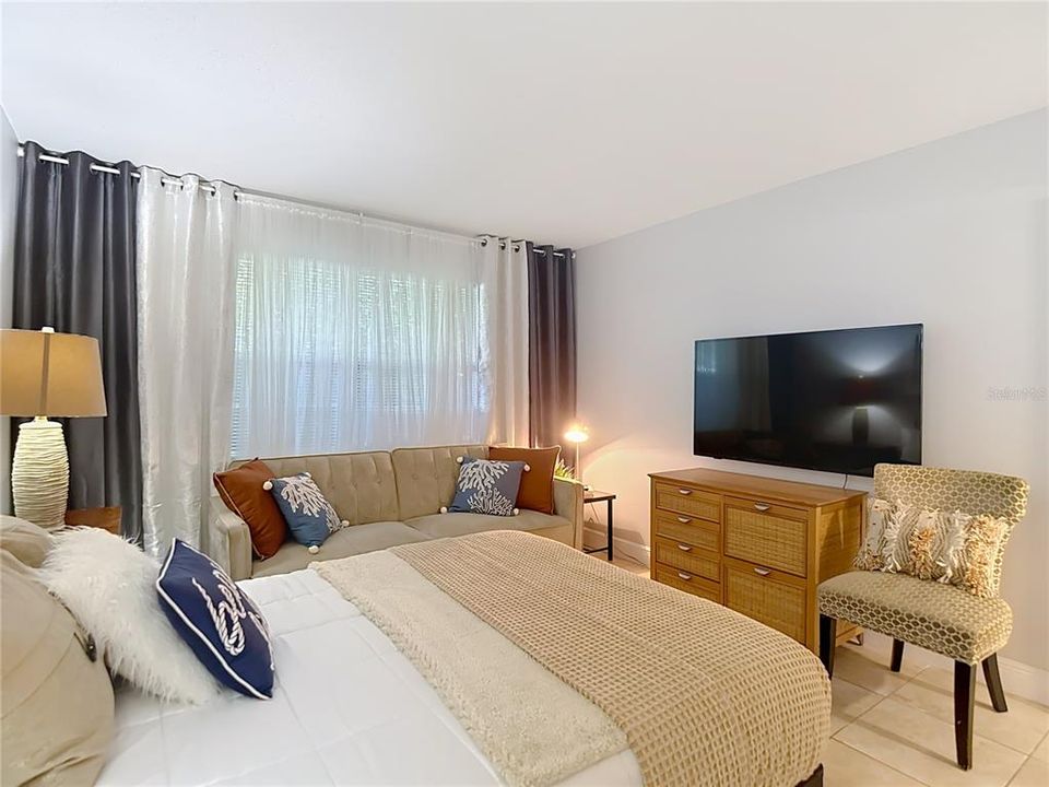 For Rent: $2,800 (2 beds, 1 baths, 850 Square Feet)