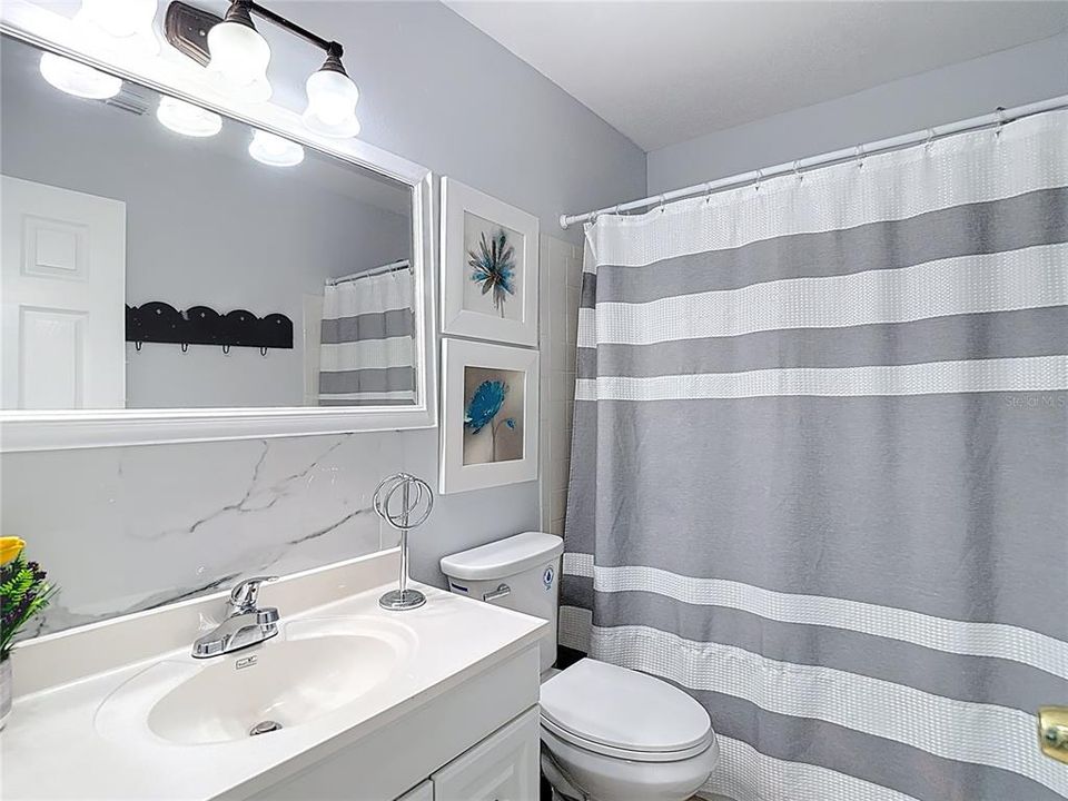 For Rent: $2,800 (2 beds, 1 baths, 850 Square Feet)