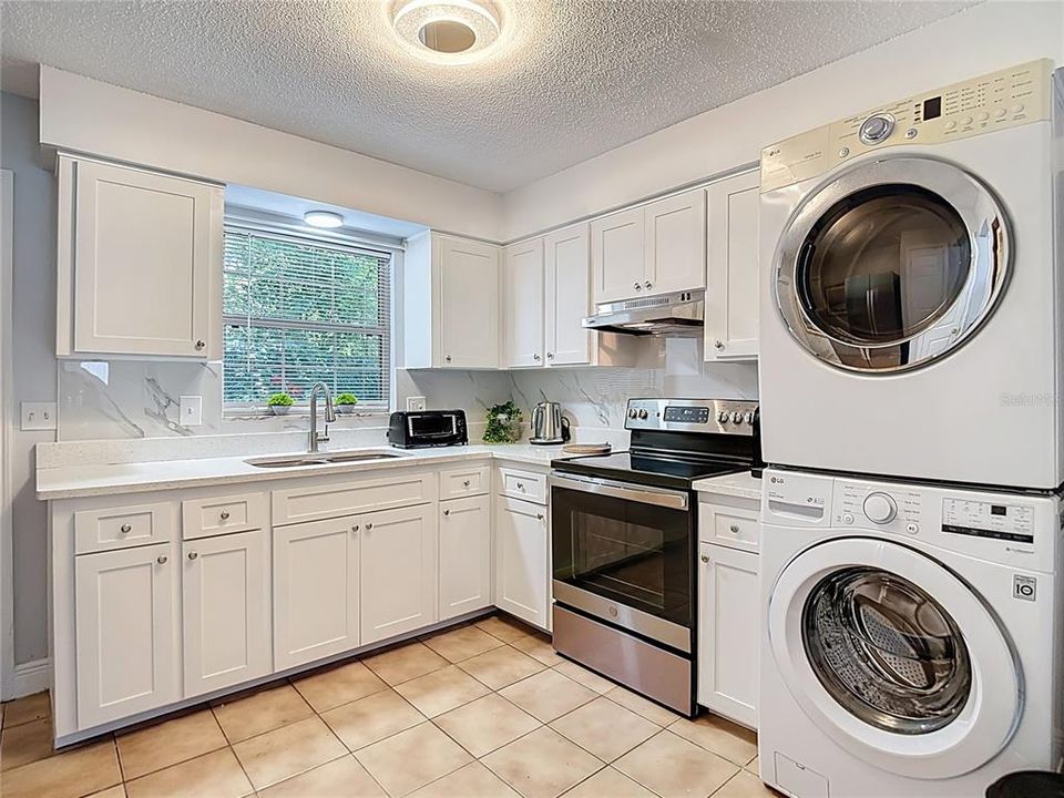 For Rent: $2,800 (2 beds, 1 baths, 850 Square Feet)