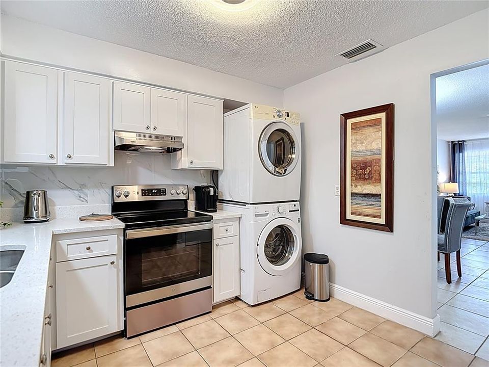 For Rent: $2,800 (2 beds, 1 baths, 850 Square Feet)