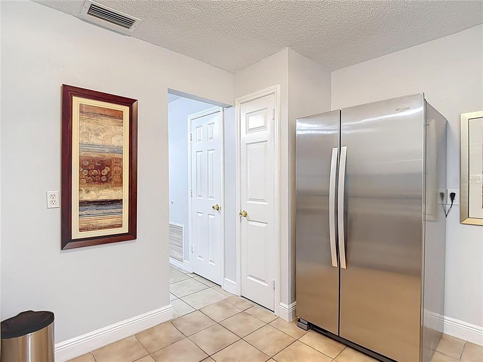 For Rent: $2,800 (2 beds, 1 baths, 850 Square Feet)