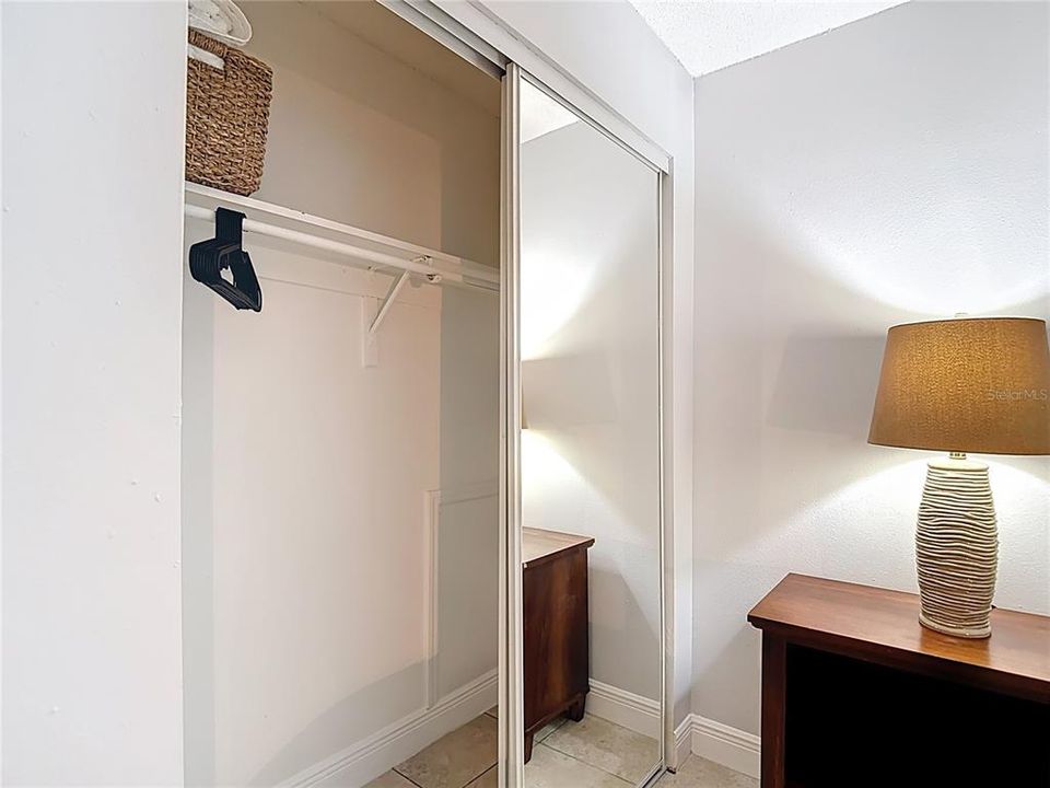 For Rent: $2,800 (2 beds, 1 baths, 850 Square Feet)