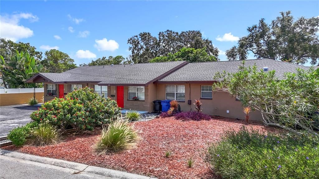 For Rent: $2,800 (2 beds, 1 baths, 850 Square Feet)