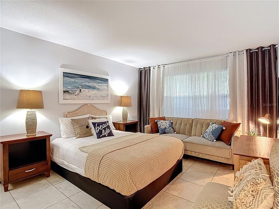 For Rent: $2,800 (2 beds, 1 baths, 850 Square Feet)