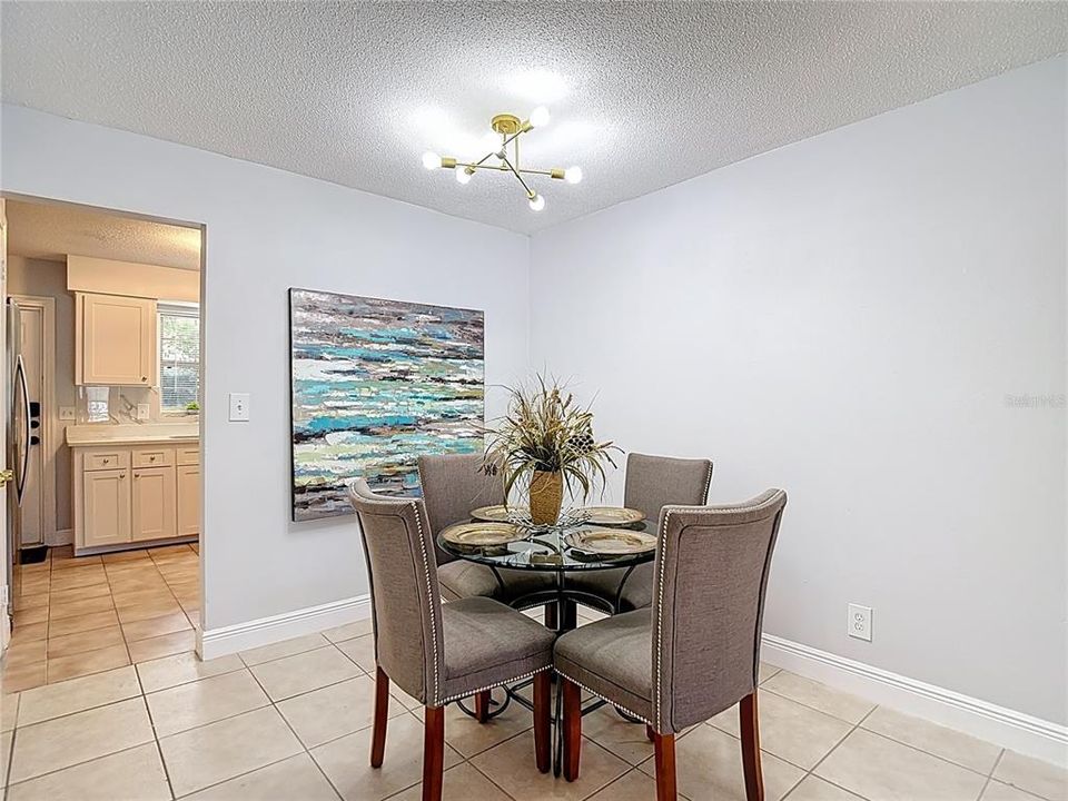 For Rent: $2,800 (2 beds, 1 baths, 850 Square Feet)