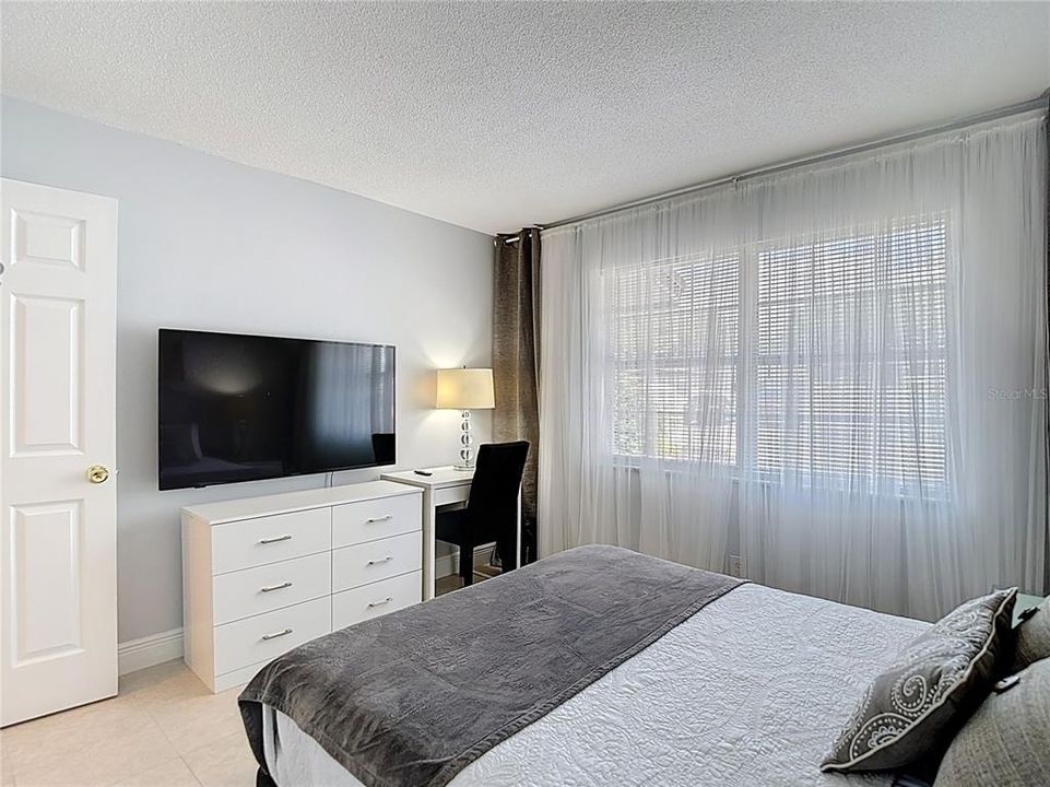 For Rent: $2,800 (2 beds, 1 baths, 850 Square Feet)