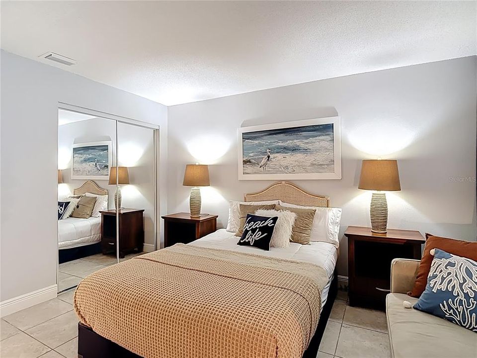 For Rent: $2,800 (2 beds, 1 baths, 850 Square Feet)