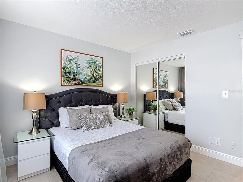 For Rent: $2,800 (2 beds, 1 baths, 850 Square Feet)