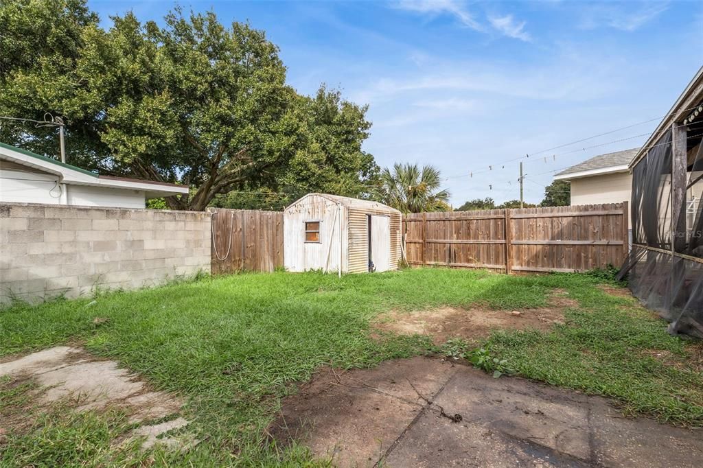 En Venta: $249,900 (4 camas, 2 baños, 2225 Pies cuadrados)