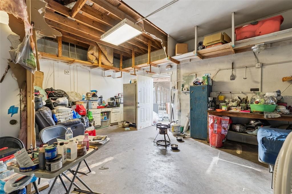 En Venta: $249,900 (4 camas, 2 baños, 2225 Pies cuadrados)