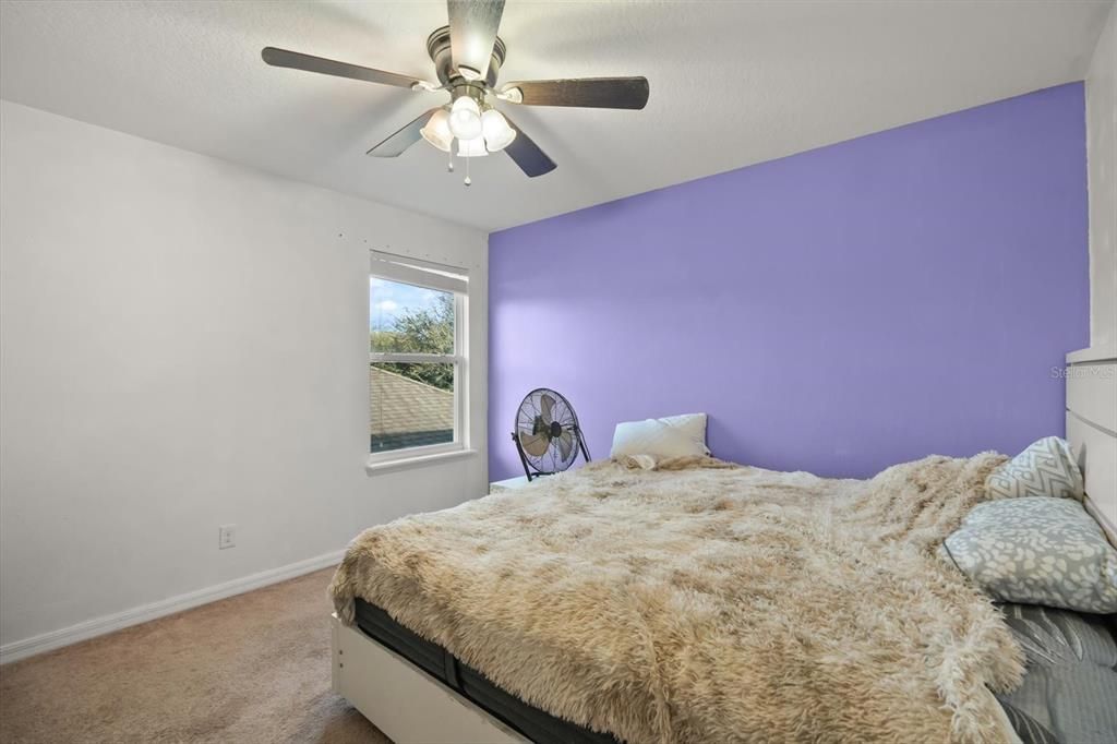 合同活跃: $555,000 (8 贝兹, 6 浴室, 4053 平方英尺)