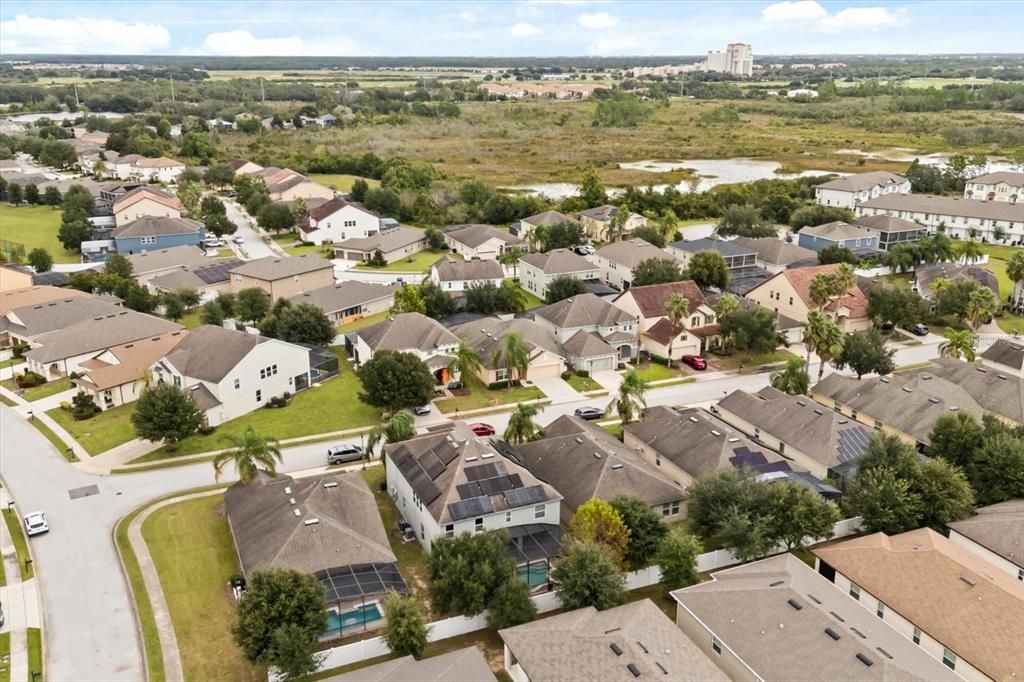 合同活跃: $555,000 (8 贝兹, 6 浴室, 4053 平方英尺)