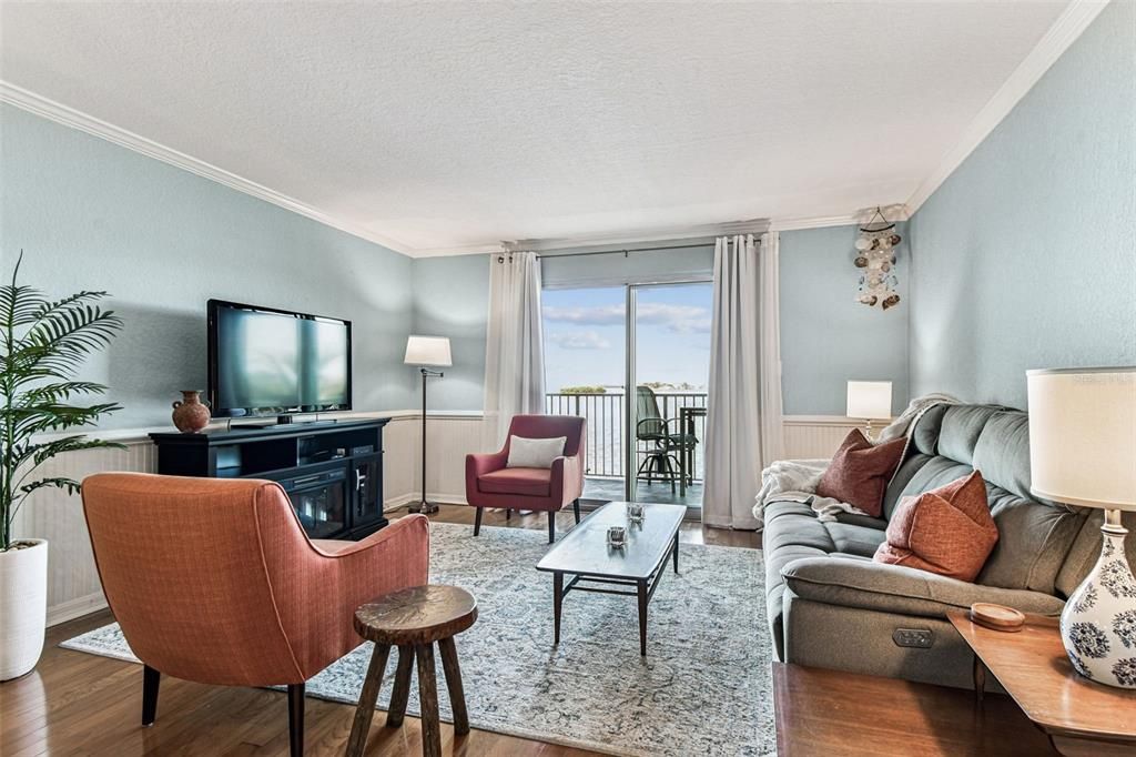 На продажу: $367,500 (1 спален, 1 ванн, 704 Квадратных фут)