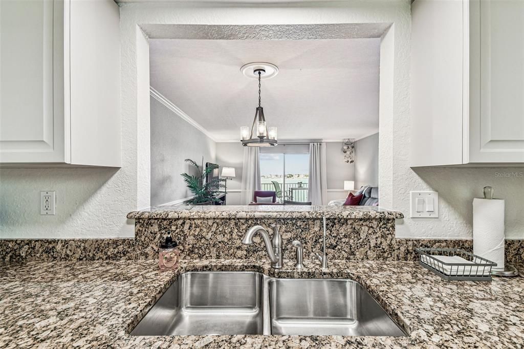 На продажу: $367,500 (1 спален, 1 ванн, 704 Квадратных фут)