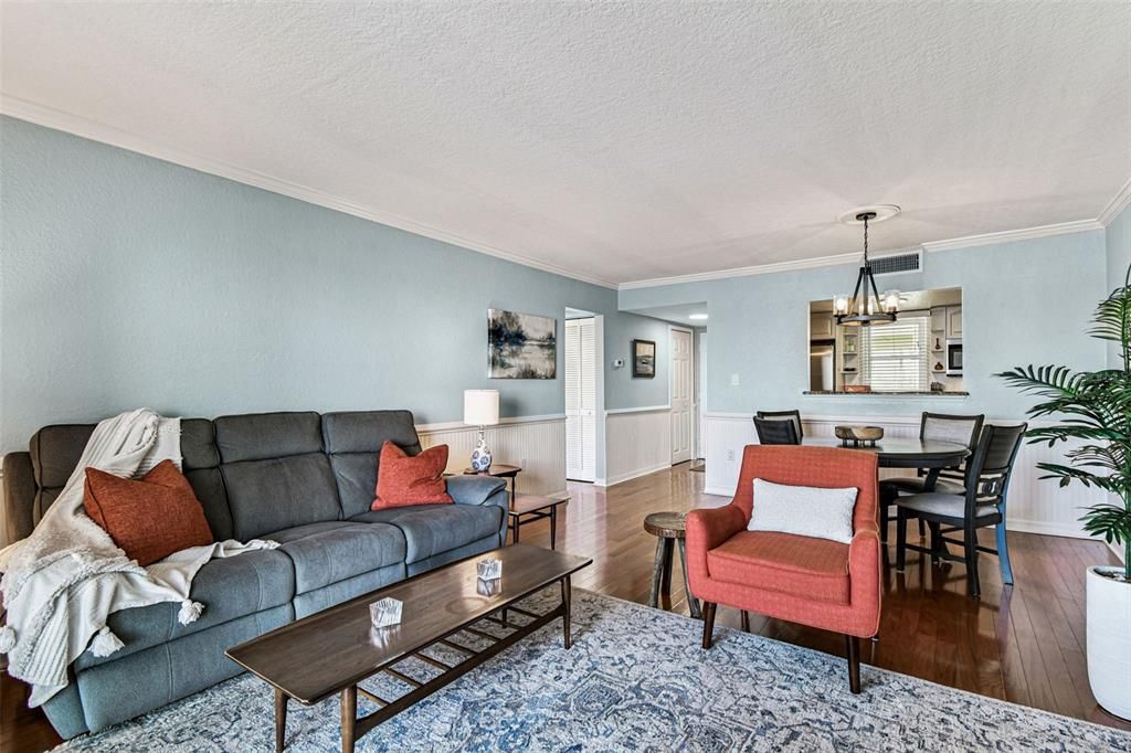 На продажу: $367,500 (1 спален, 1 ванн, 704 Квадратных фут)