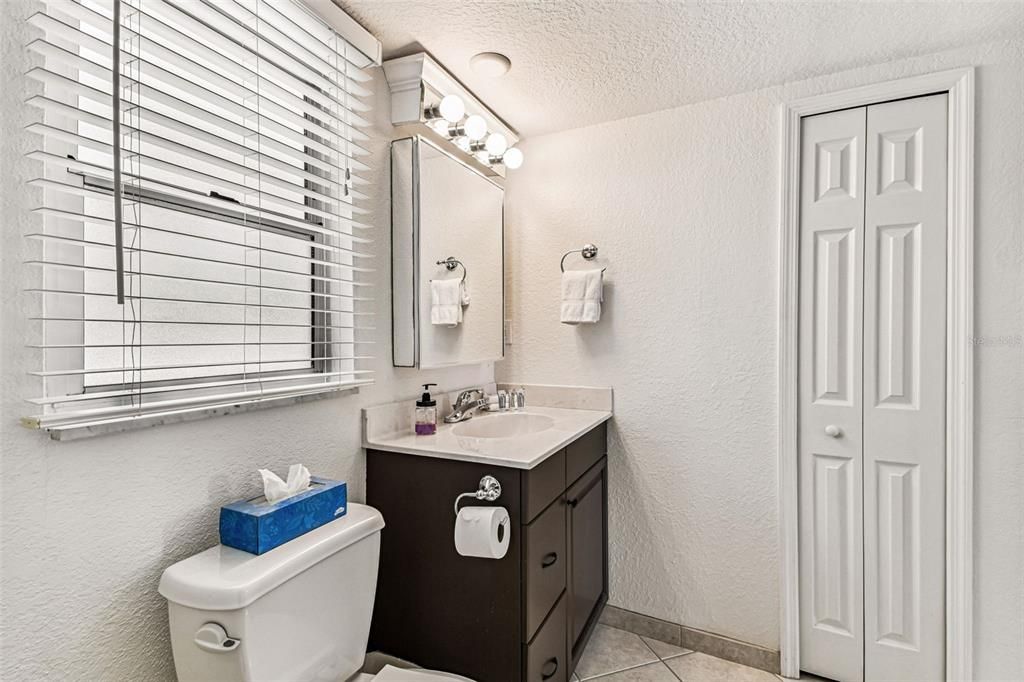 На продажу: $367,500 (1 спален, 1 ванн, 704 Квадратных фут)