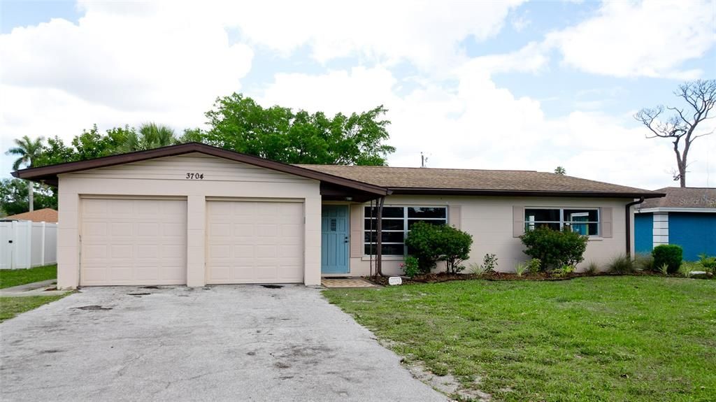 Active With Contract: $359,000 (3 beds, 2 baths, 1755 Square Feet)