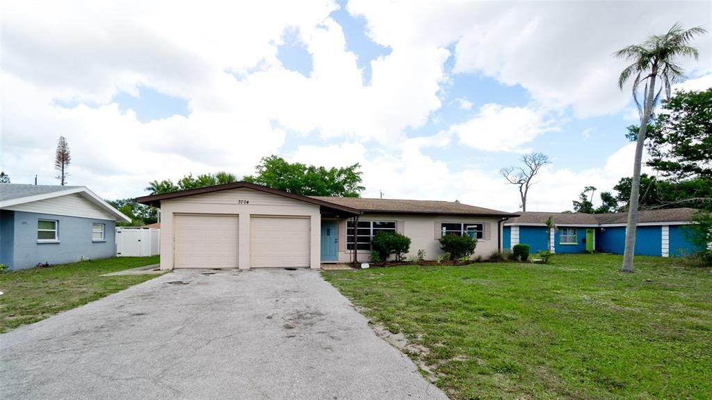 Active With Contract: $359,000 (3 beds, 2 baths, 1755 Square Feet)