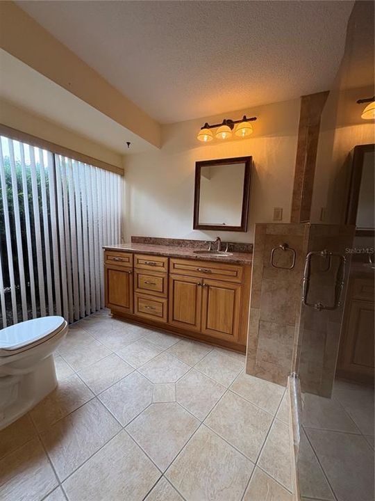 出租: $3,800 (4 贝兹, 3 浴室, 2697 平方英尺)