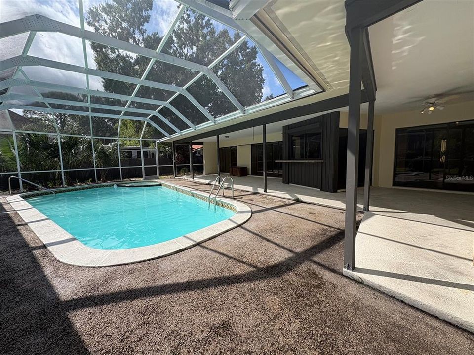 出租: $3,800 (4 贝兹, 3 浴室, 2697 平方英尺)