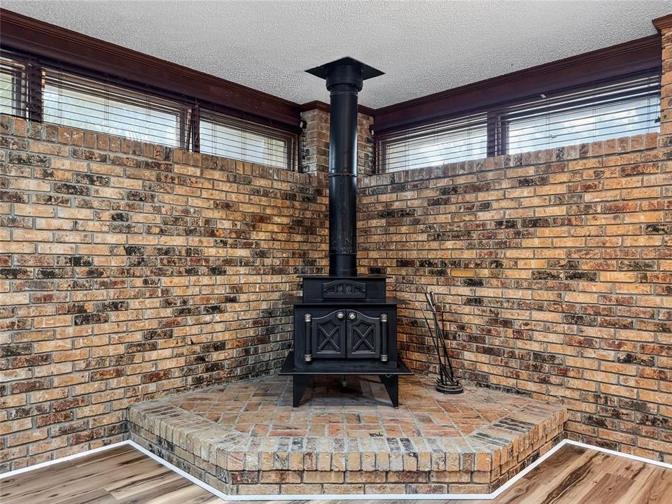 For Sale: $925,000 (4 beds, 5 baths, 7206 Square Feet)