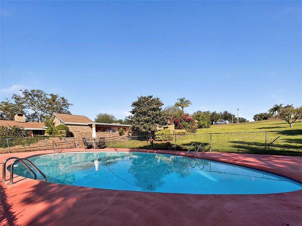 For Sale: $925,000 (4 beds, 5 baths, 7206 Square Feet)