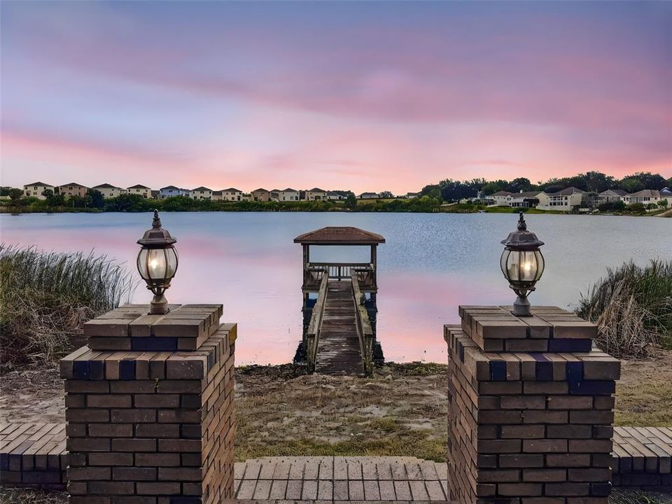 For Sale: $925,000 (4 beds, 5 baths, 7206 Square Feet)