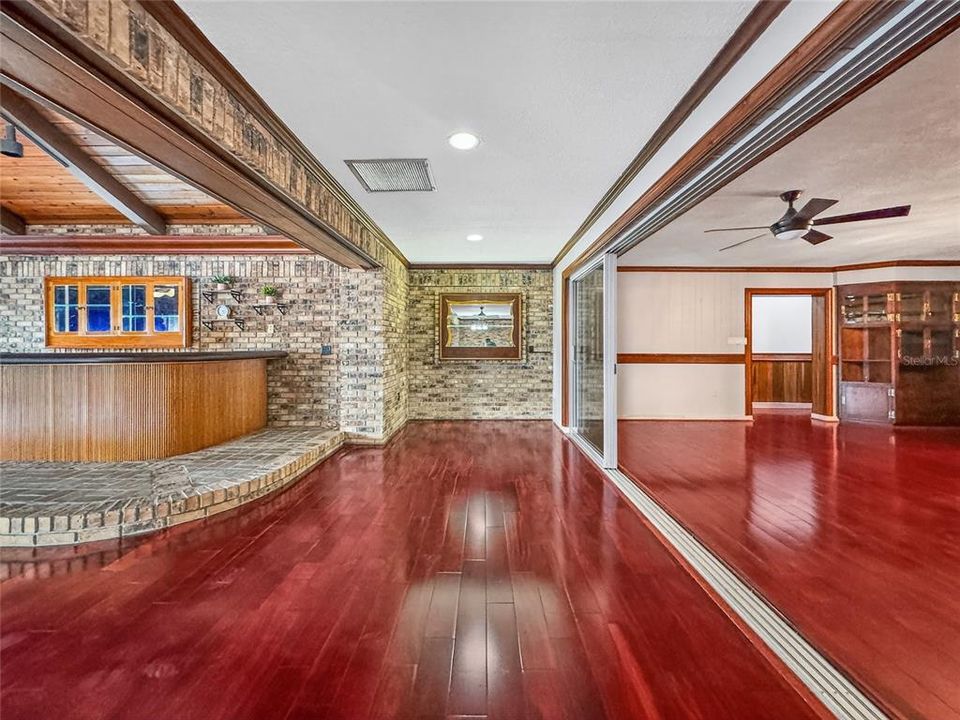 For Sale: $925,000 (4 beds, 5 baths, 7206 Square Feet)