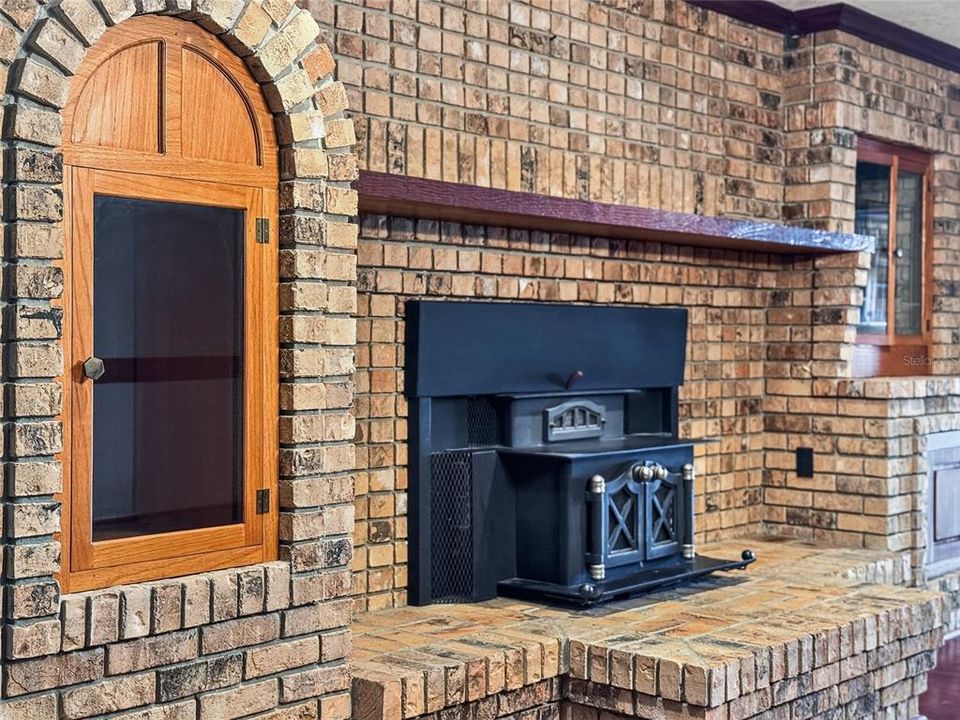 For Sale: $925,000 (4 beds, 5 baths, 7206 Square Feet)