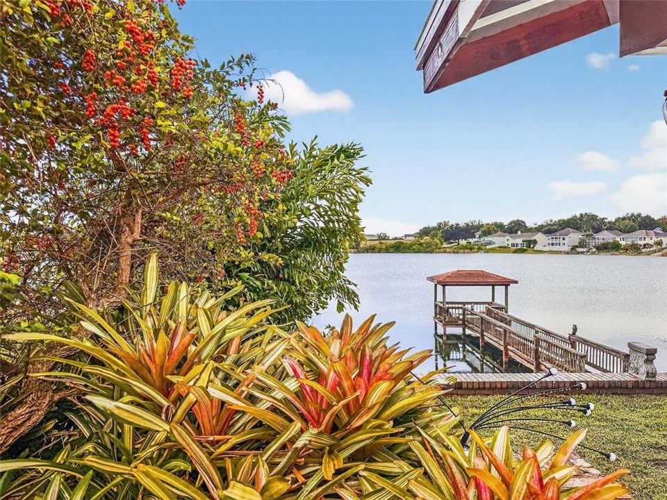 For Sale: $925,000 (4 beds, 5 baths, 7206 Square Feet)