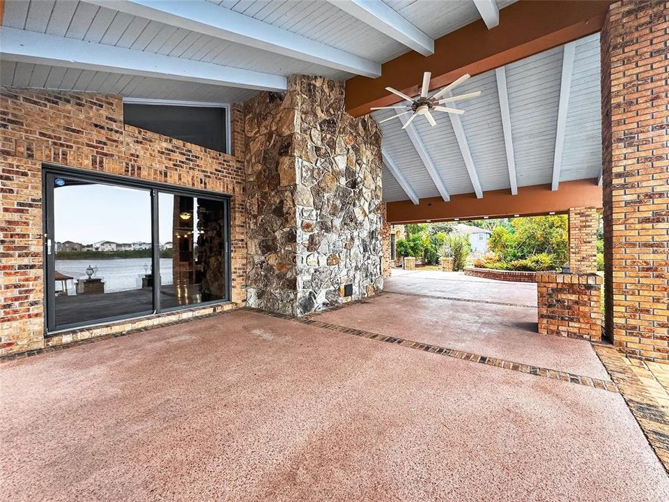 For Sale: $925,000 (4 beds, 5 baths, 7206 Square Feet)