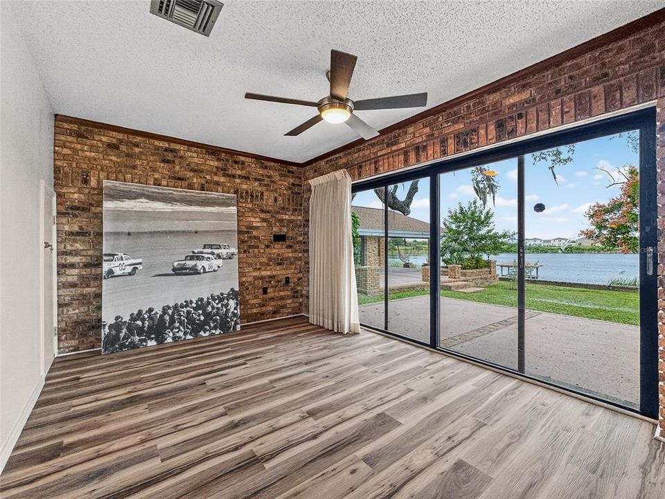 For Sale: $925,000 (4 beds, 5 baths, 7206 Square Feet)