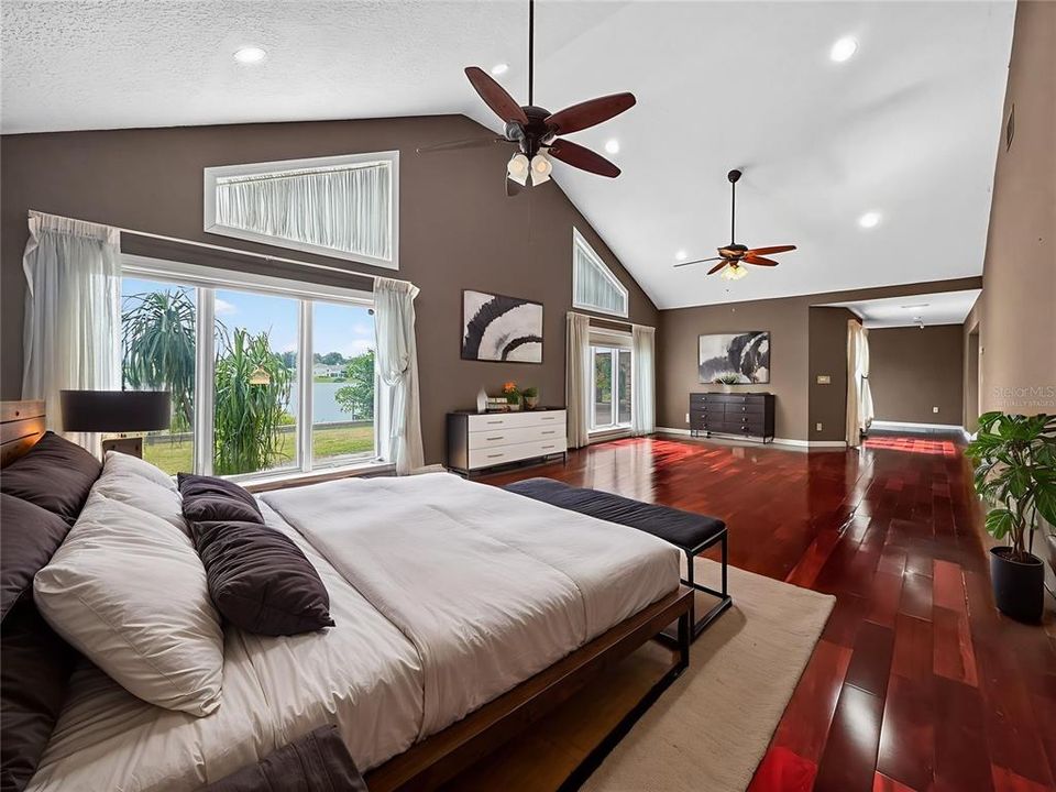 For Sale: $925,000 (4 beds, 5 baths, 7206 Square Feet)