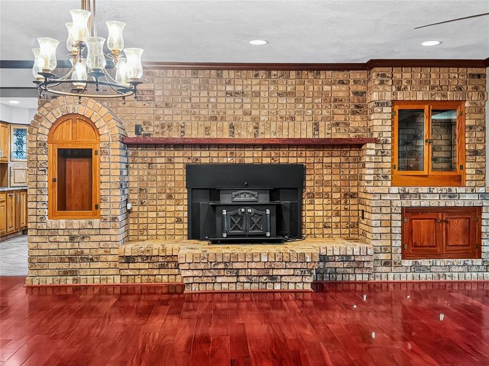 For Sale: $925,000 (4 beds, 5 baths, 7206 Square Feet)